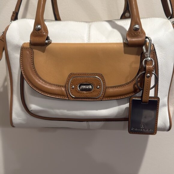 Etienne Aigner Vintage Leather Barrel Sarchel/Shoulder Bag (EUC) - Picture 4 of 15